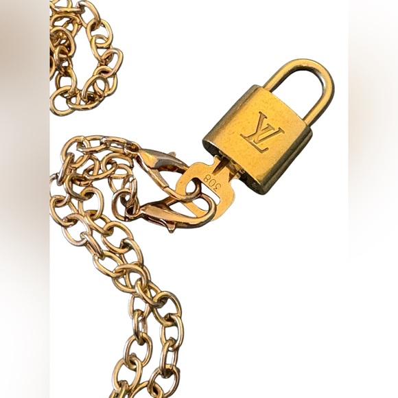 Louis Vuitton Jewelry - Louis Vuitton Lock and Key #308 on Long Lobster Clasp Double Chain